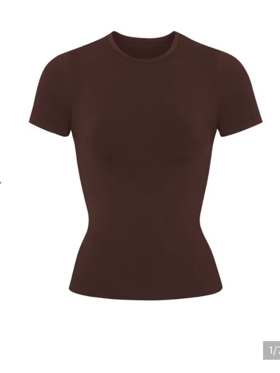 SKIMS Tops - SKIMS Short Sleeve Seamless Tee — Cocoa Brown